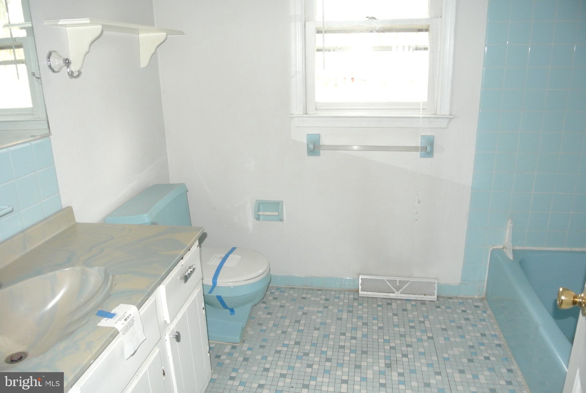 846 Edgewood Road Yardley, PA 19067 - Photo 12 of 15 Gallery Image 12