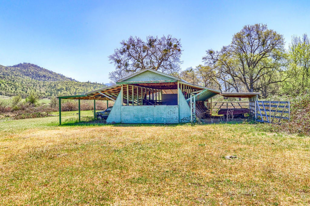 3137 East Antelope Road Eagle Point, OR 97524 - Photo 65 of 66 EA(31)