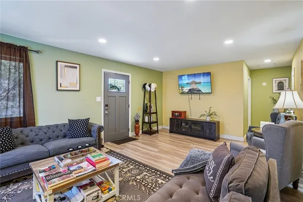 $999,000 | 3944 West 111th Place, Inglewood, CA 90303