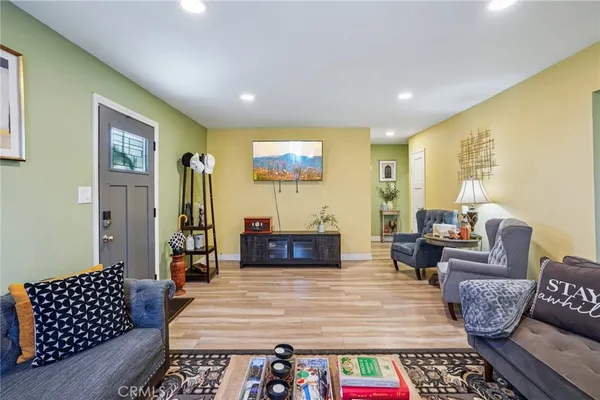 $999,000 | 3944 West 111th Place, Inglewood, CA 90303