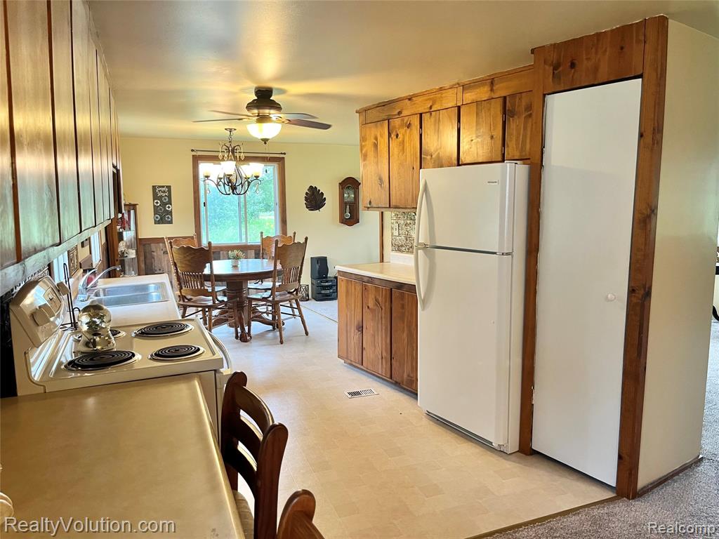 4025 Barth Road Capac, MI 48014 - Photo 4 of 21
