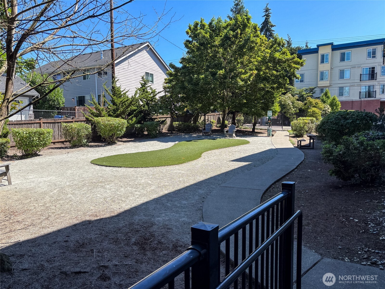424 North 85th Street, Unit 406 Seattle, WA 98103 - Photo 33 of 34