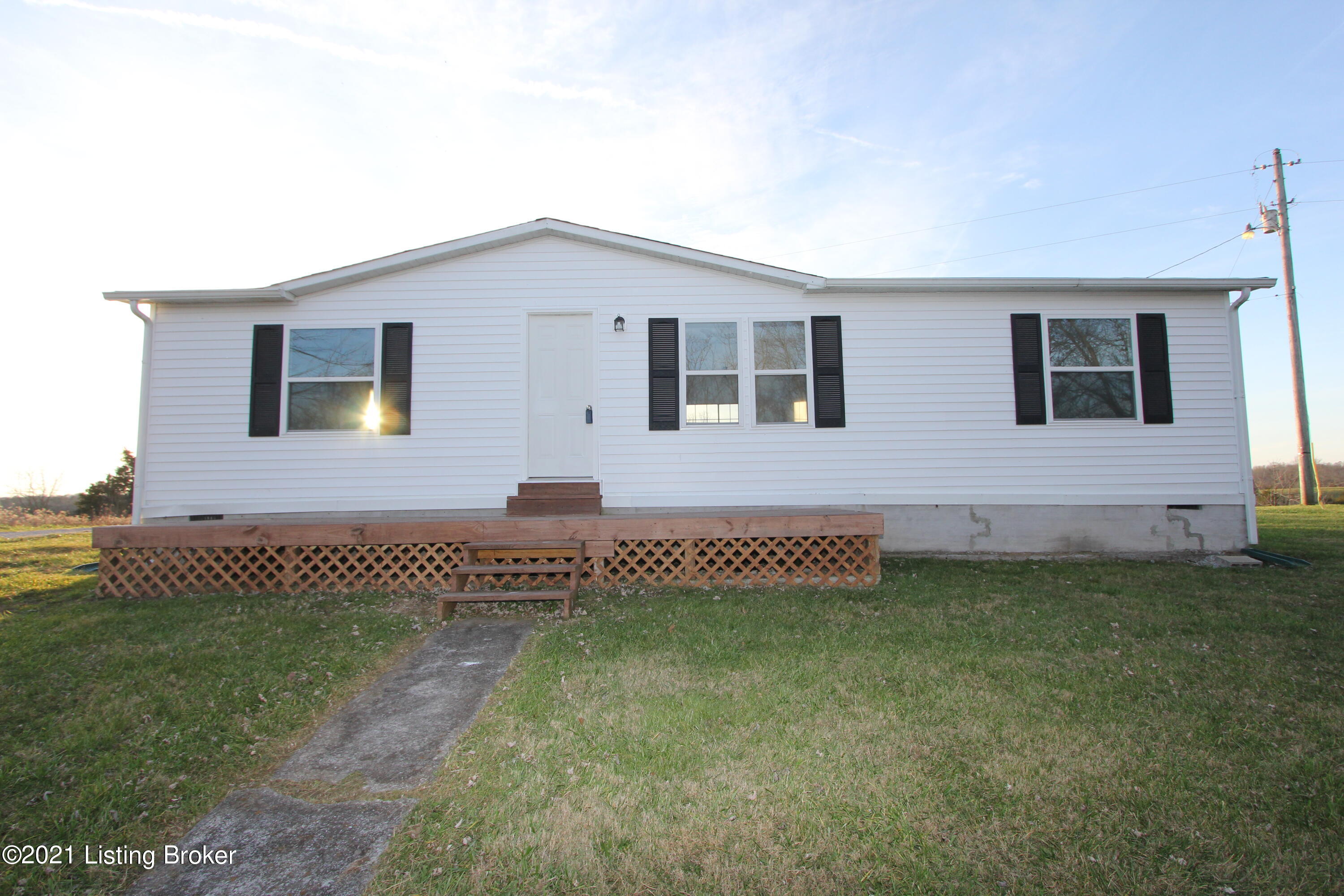 1099 Sea Ridge Road Lawrenceburg, KY 40342 - Photo 2 of 23 Front (2)