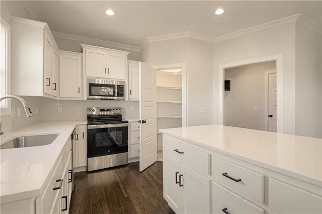 $499,900 | 6000 Northeast 118th Street, Kansas City, MO 64156