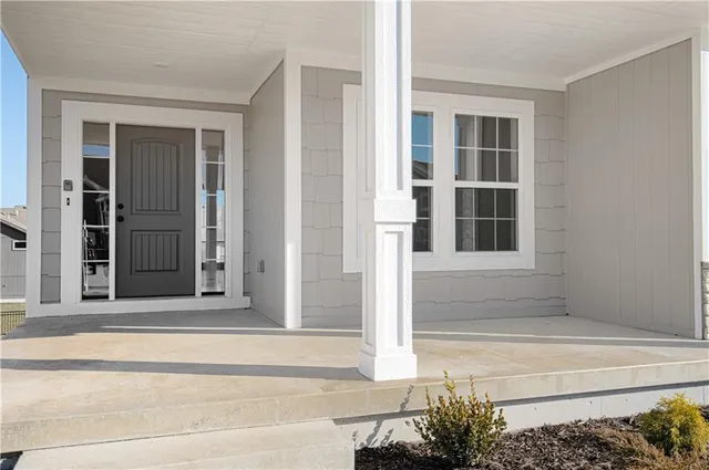 $499,900 | 6000 Northeast 118th Street, Kansas City, MO 64156