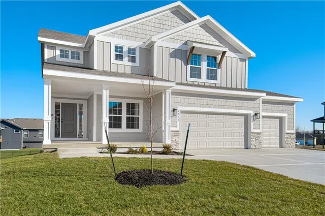 $499,900 | 6000 Northeast 118th Street, Kansas City, MO 64156