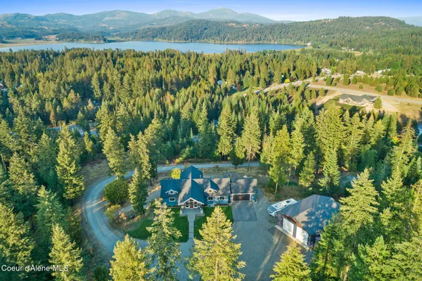 $1,950,000 | 18059 North Advent Lane, Post Falls, ID 83854