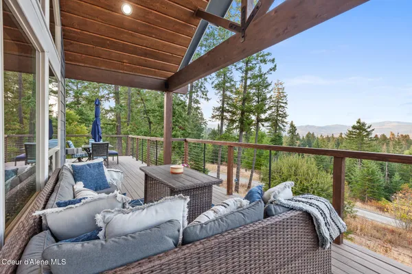 $1,950,000 | 18059 North Advent Lane, Post Falls, ID 83854