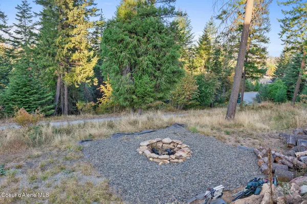 $1,950,000 | 18059 North Advent Lane, Post Falls, ID 83854