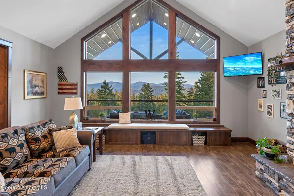 $1,950,000 | 18059 North Advent Lane, Post Falls, ID 83854