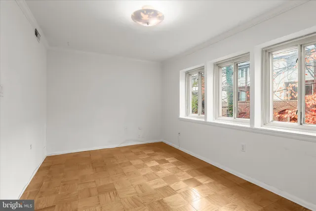 a view of empty room with window