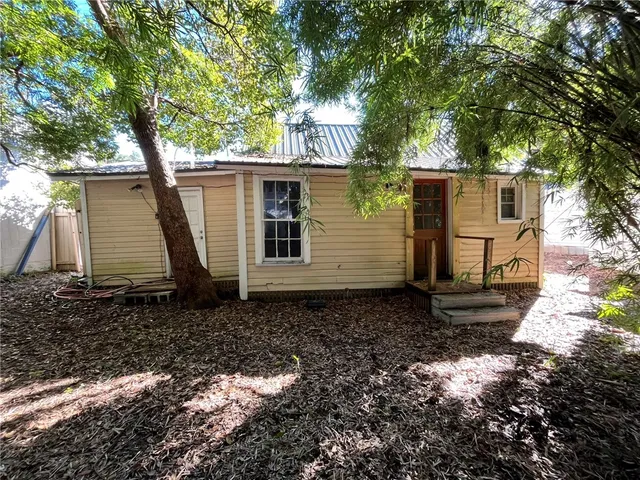 $1,375 | 303 North Way, Darien, GA 31305