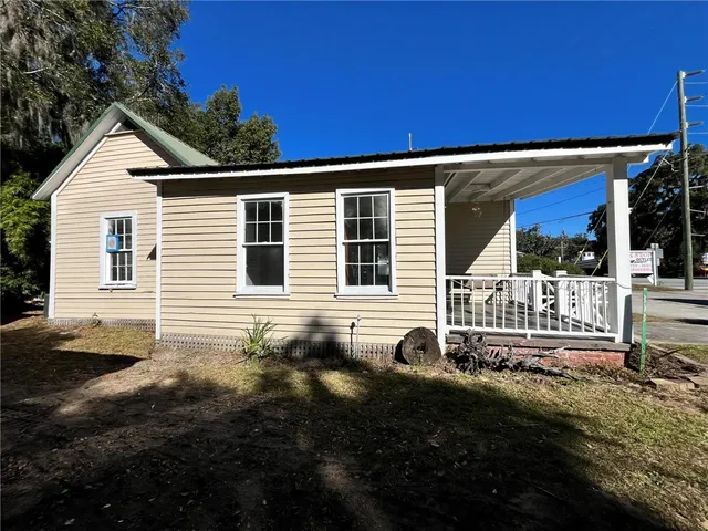 $1,375 | 303 North Way, Darien, GA 31305