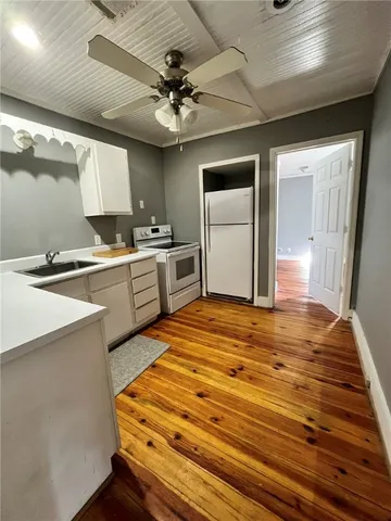 $1,375 | 303 North Way, Darien, GA 31305