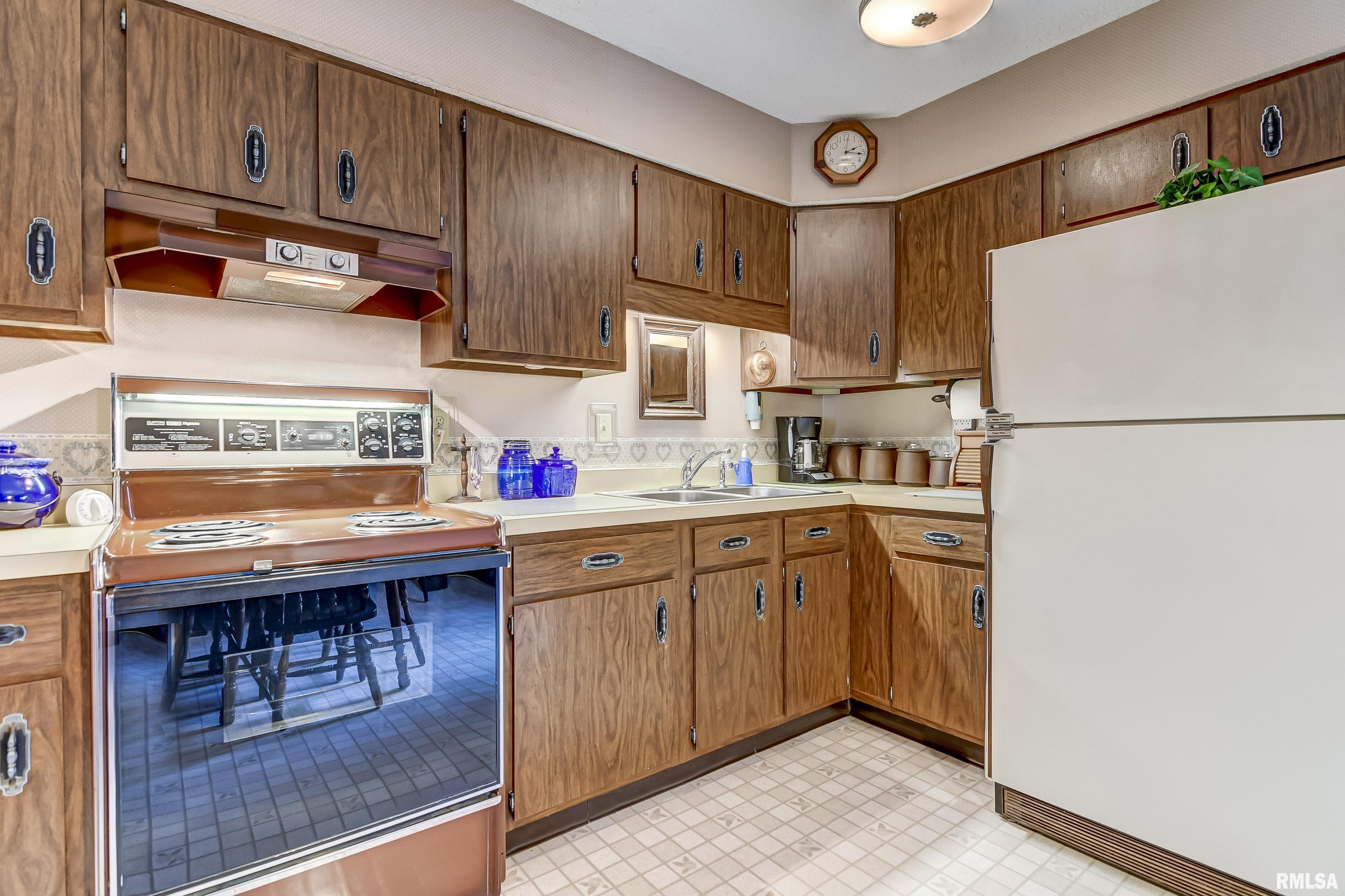 2904 Sandgate Road Springfield, IL 62702 - Photo 11 of 29