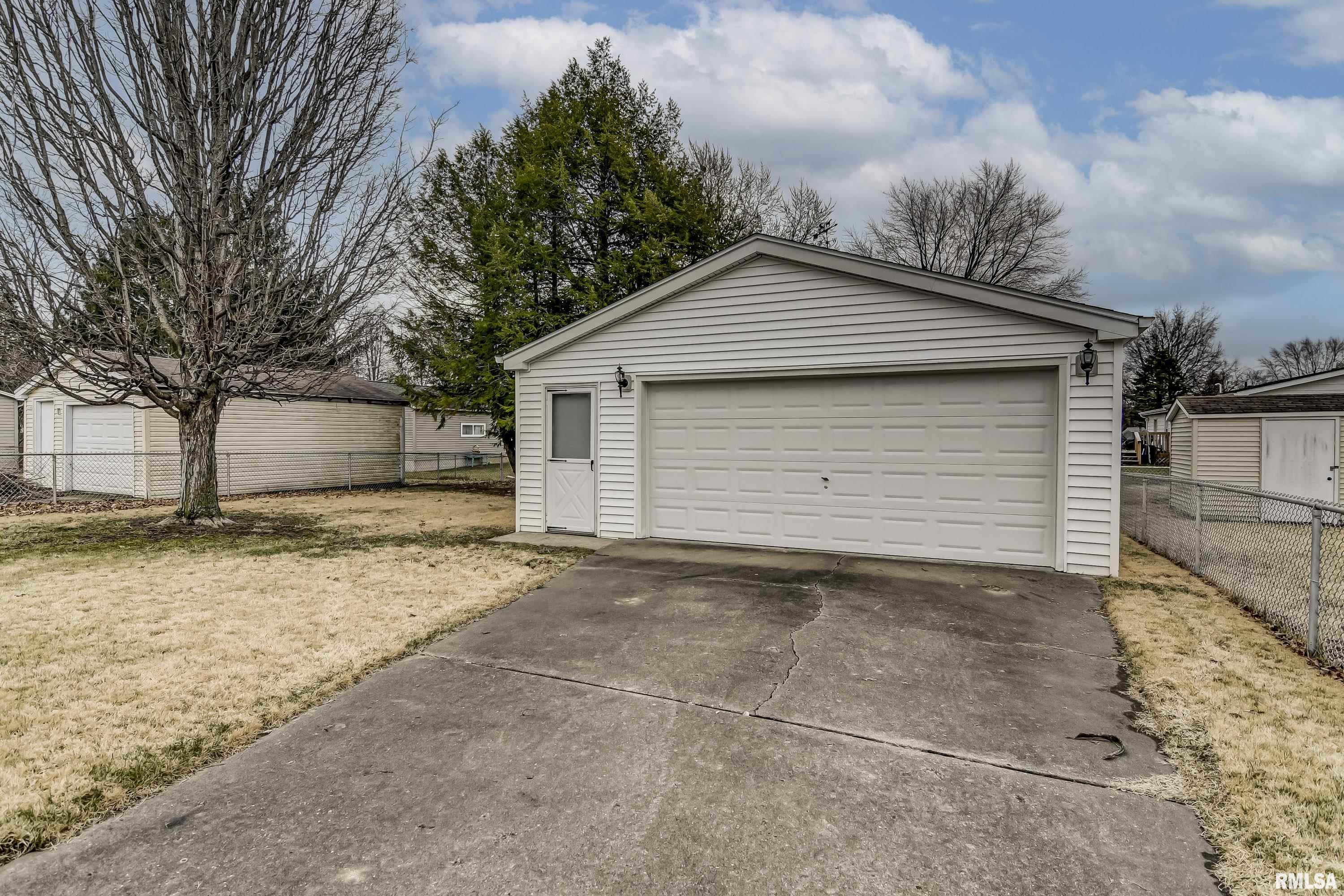 2904 Sandgate Road Springfield, IL 62702 - Photo 3 of 29