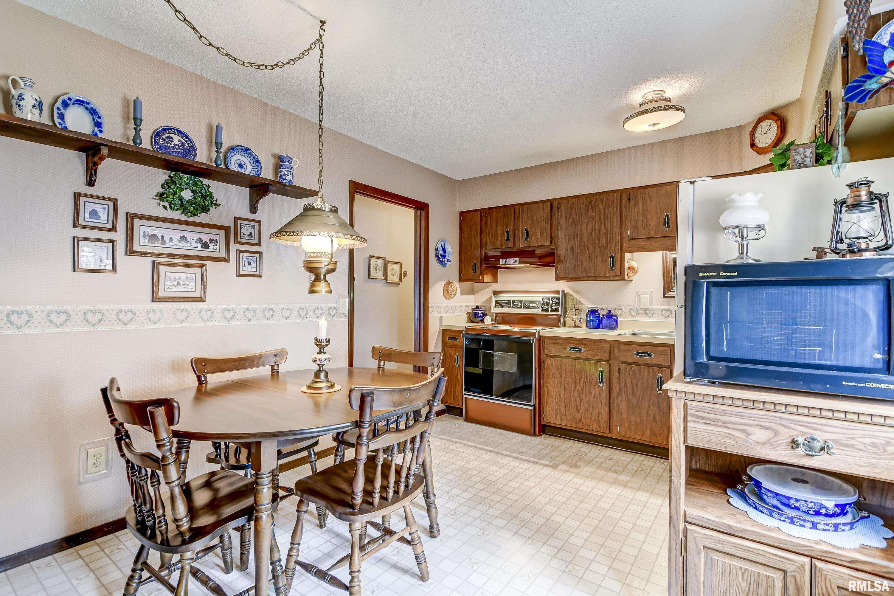 2904 Sandgate Road Springfield, IL 62702 - Photo 8 of 29