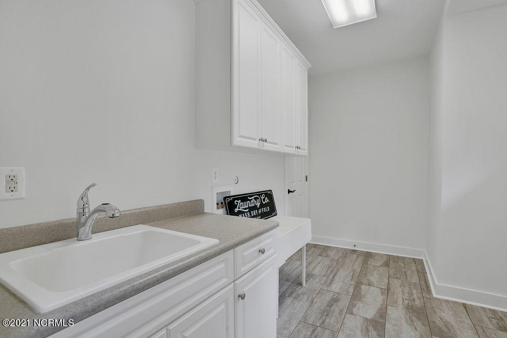 1055 Cheshire Road Rocky Point, NC 28457 - Photo 42 of 77 Laundry Room
