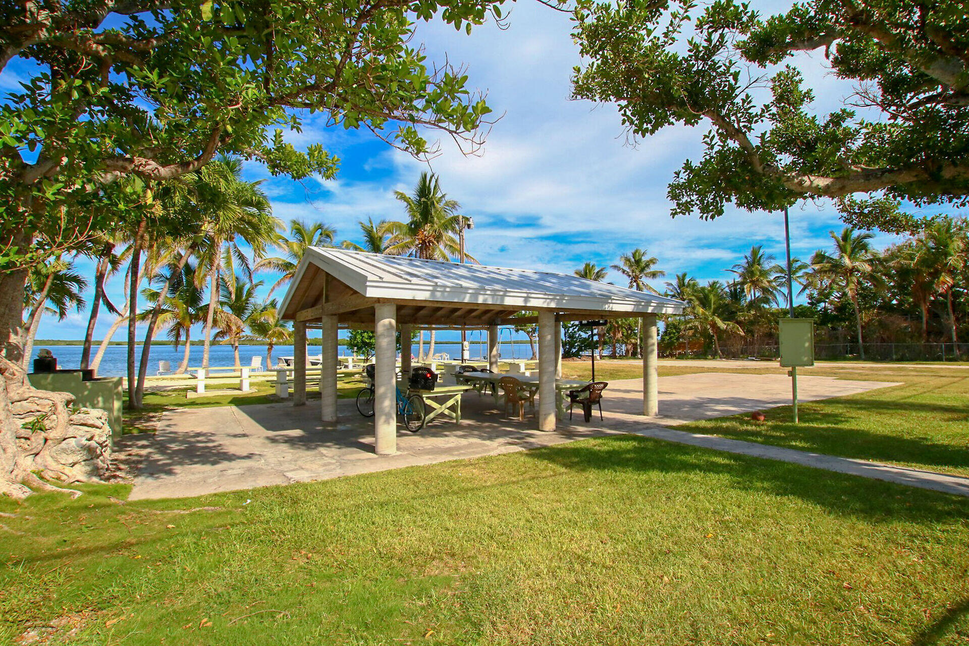 4 Snapper Avenue Key Largo, FL 33037 - Photo 30 of 38 virtual-tour-350421-02