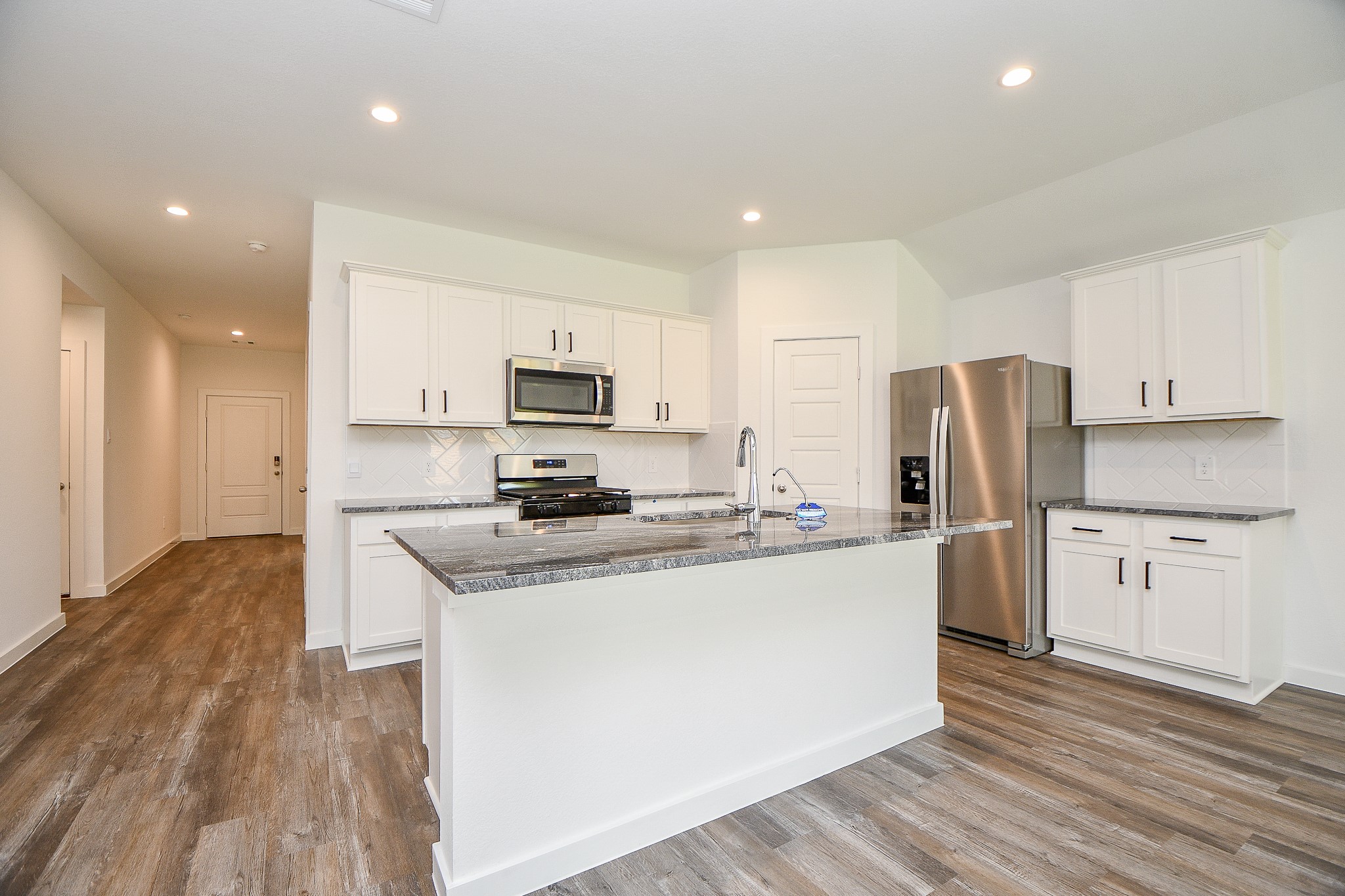 1115 Yaupon Drive Rosharon, TX 77583 - Photo 7 of 32