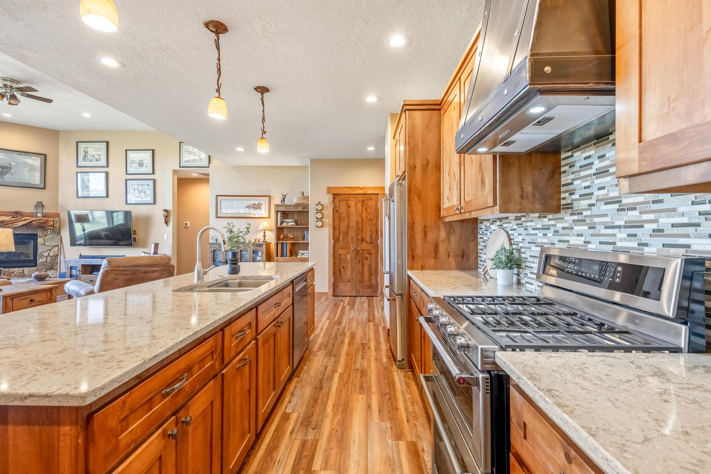 561 Southeast Stearns Road Prineville, OR 97754 - Photo 12 of 46