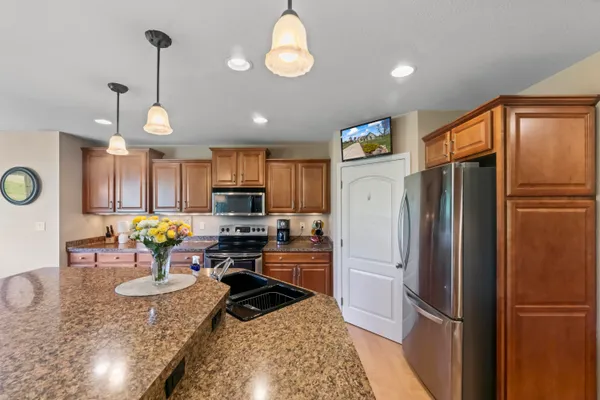$675,000 | N86-w27678 Meadowview Court, Hartland, WI 53029