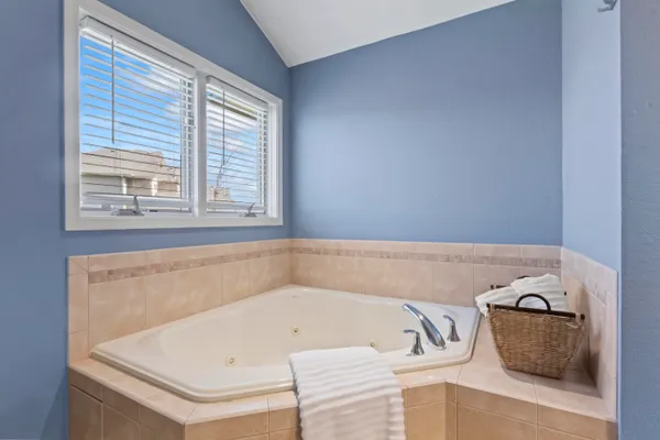 $675,000 | N86-w27678 Meadowview Court, Hartland, WI 53029