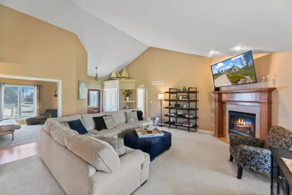 $675,000 | N86-w27678 Meadowview Court, Hartland, WI 53029
