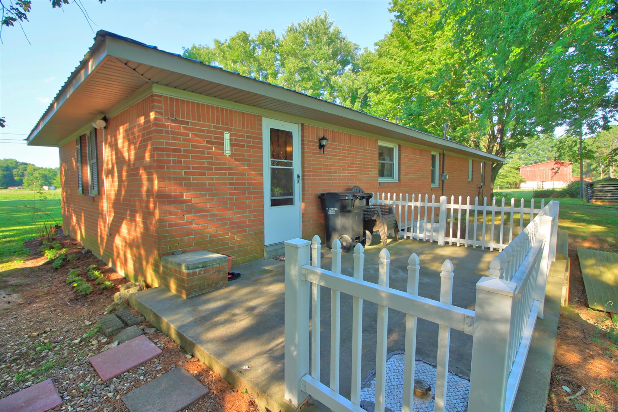10543 Franklin Road Franklin, KY 42134 - Photo 16 of 27