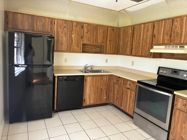 $2,400 | 1628 Palmland Drive, Boynton Beach, FL 33436