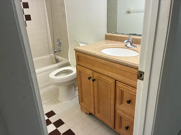 $2,400 | 1628 Palmland Drive, Boynton Beach, FL 33436