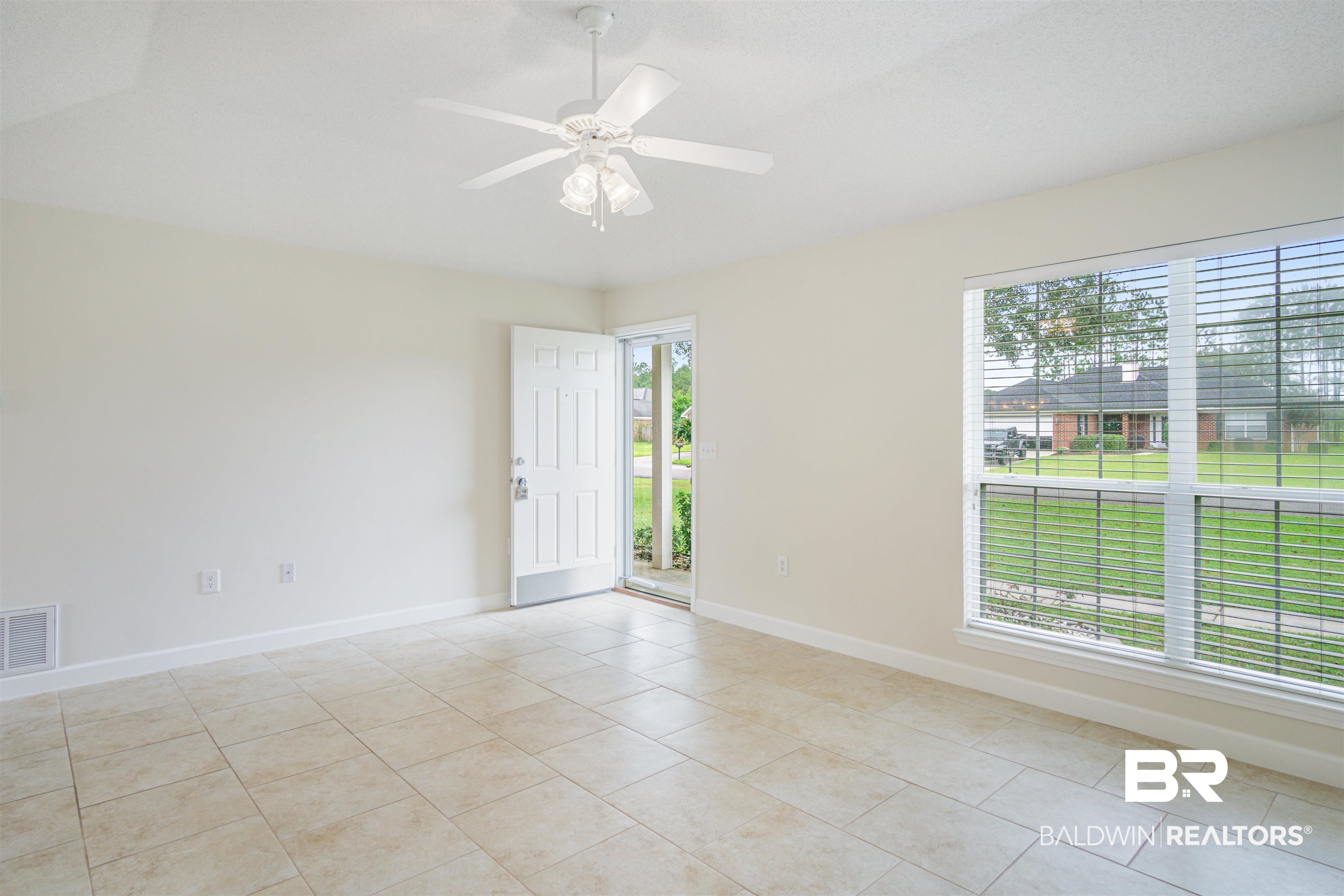 12362 Moon Glow Street Foley, AL 36535 - Photo 4 of 27 Gallery Image 4
