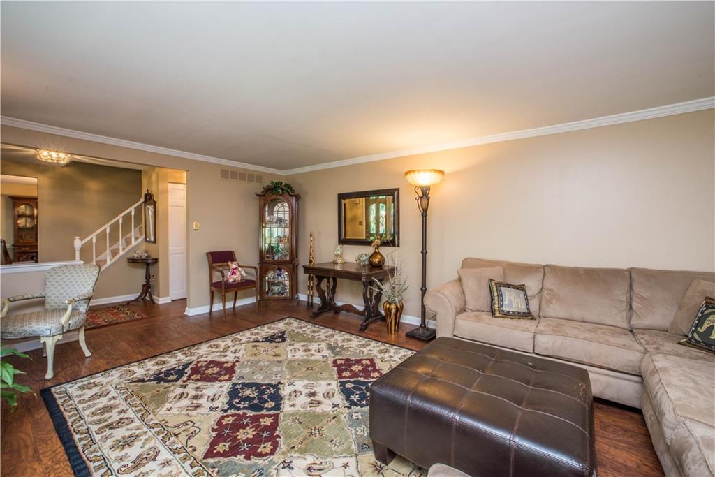 2344 Harrow Road Pittsburgh, PA 15241 - Photo 4 of 25 Gallery Image 4