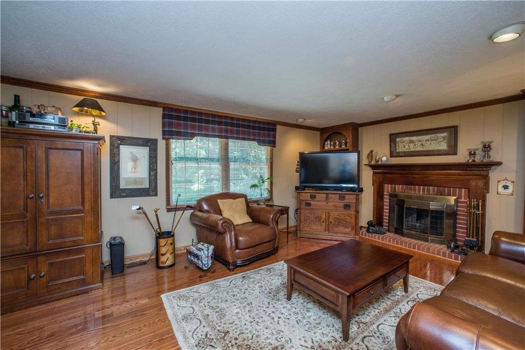 2344 Harrow Road Pittsburgh, PA 15241 - Photo 8 of 25 Gallery Image 8