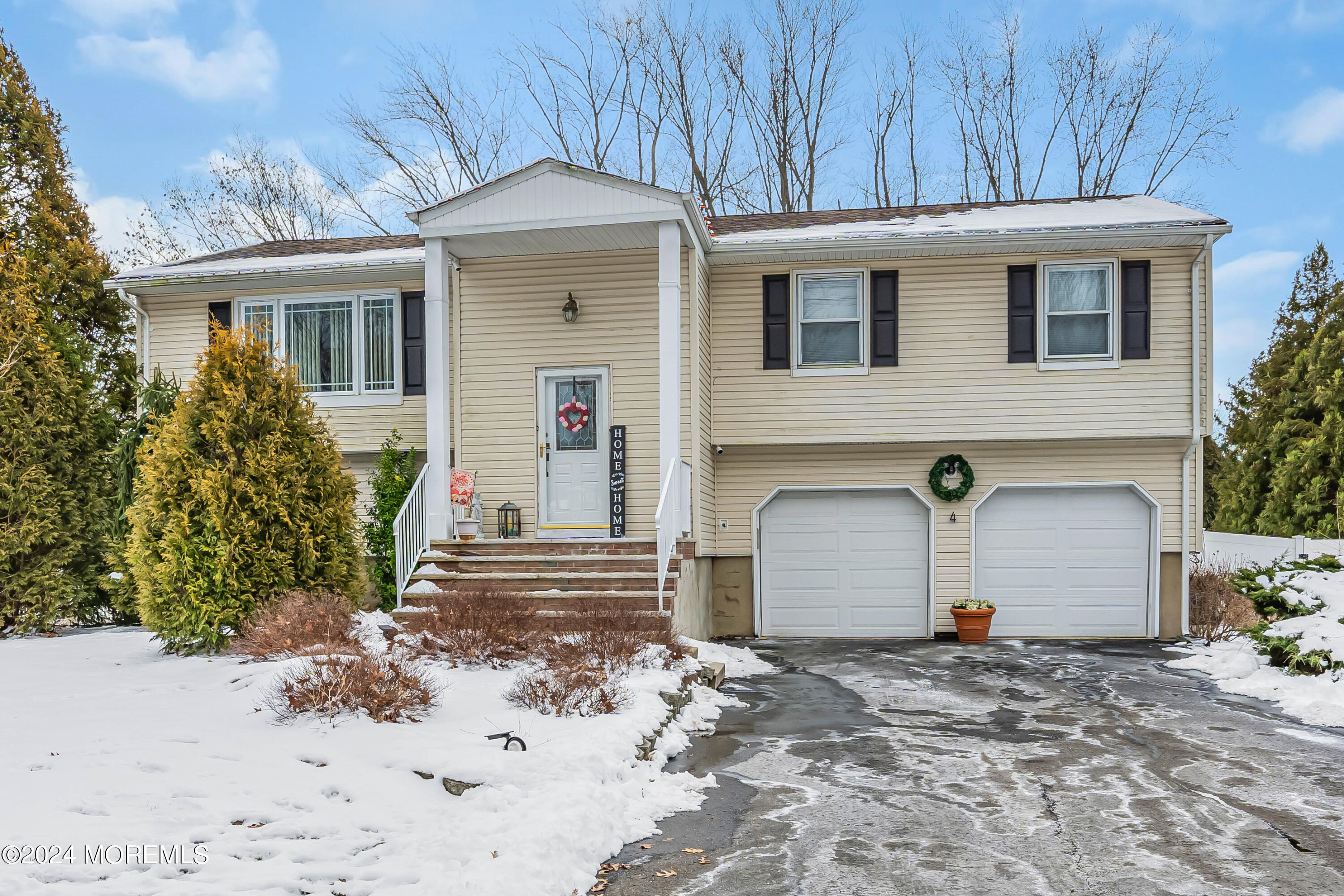 4 Sandybrook Road Manalapan, NJ 07726 - Photo 2 of 41 Front