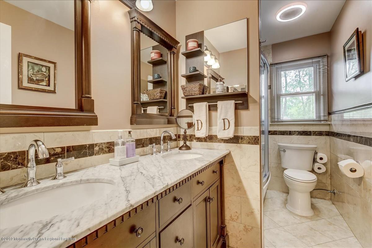 4 Sandybrook Road Manalapan, NJ 07726 - Photo 21 of 41 21-Bathroom