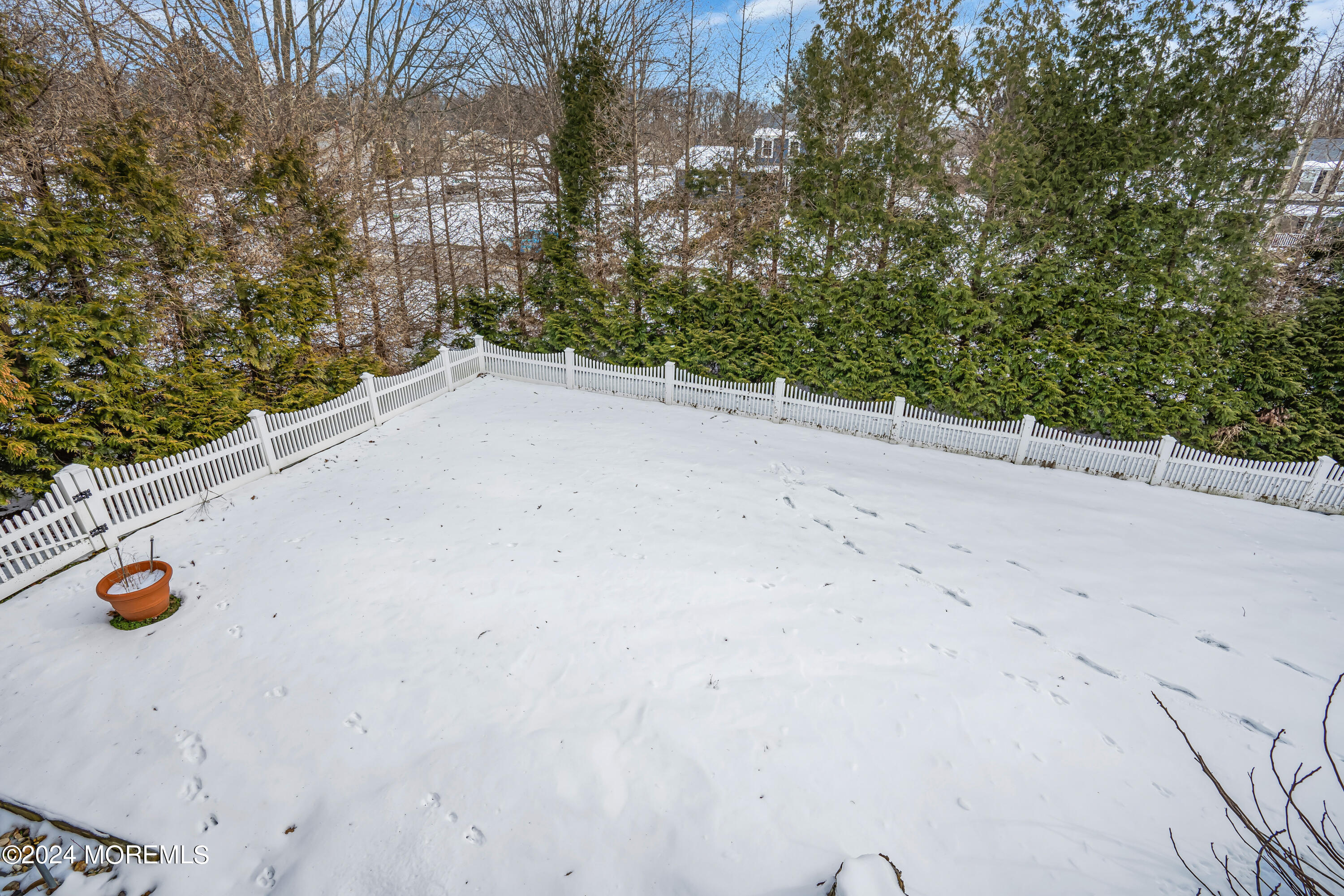 4 Sandybrook Road Manalapan, NJ 07726 - Photo 29 of 41 Yard