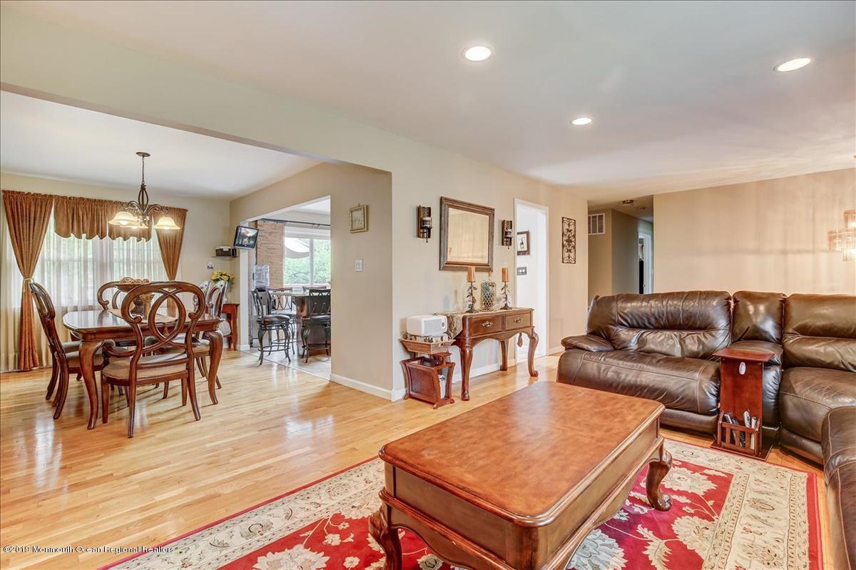 4 Sandybrook Road Manalapan, NJ 07726 - Photo 9 of 41 08-Family Room