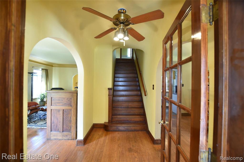 206 Chippewa Road Pontiac, MI 48341 - Photo 3 of 35