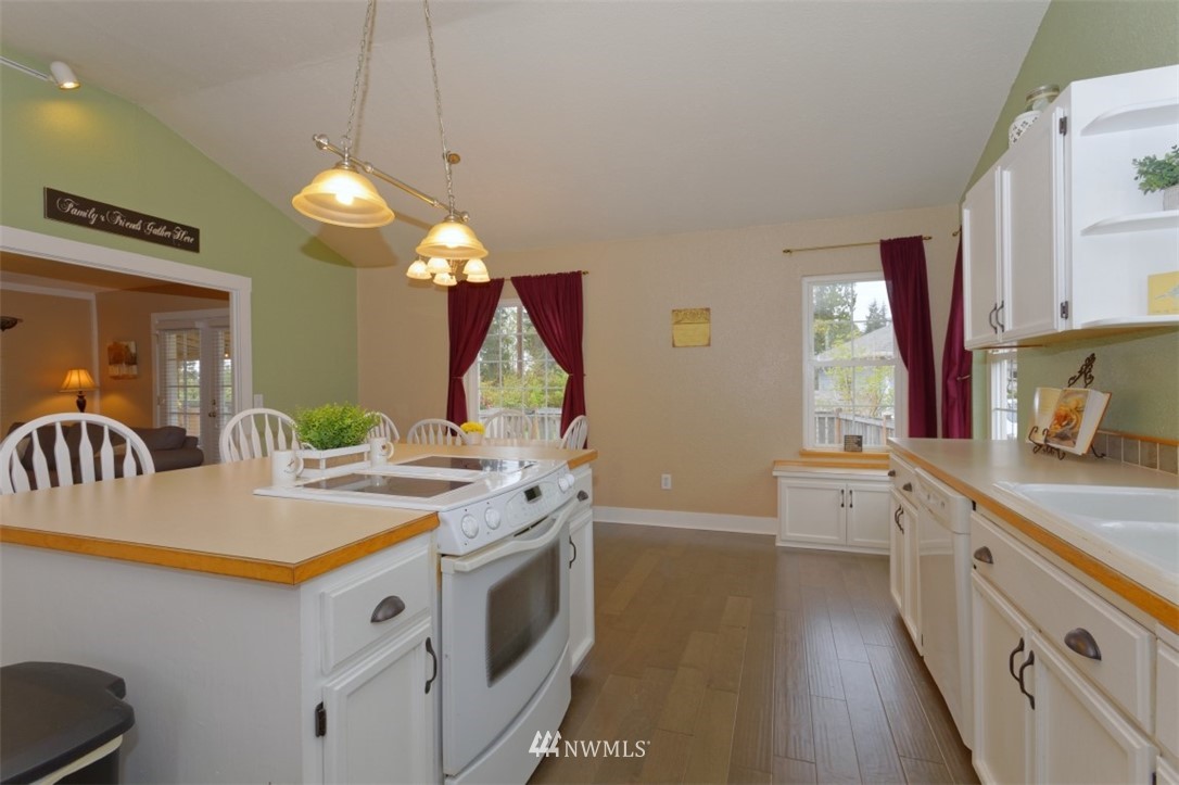 3202 179th Place Southeast Bothell, WA 98012 - Photo 5 of 18 Gallery Image 5