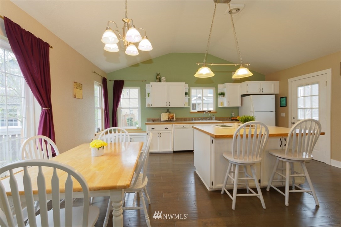 3202 179th Place Southeast Bothell, WA 98012 - Photo 6 of 18 Gallery Image 6