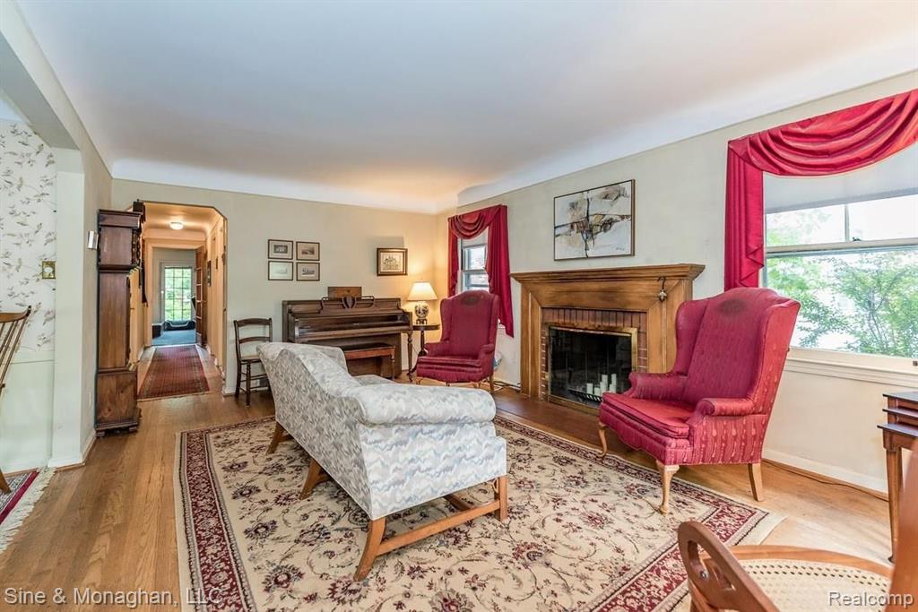 1432 Vernier Road Grosse Pointe Woods, MI 48236 - Photo 3 of 21