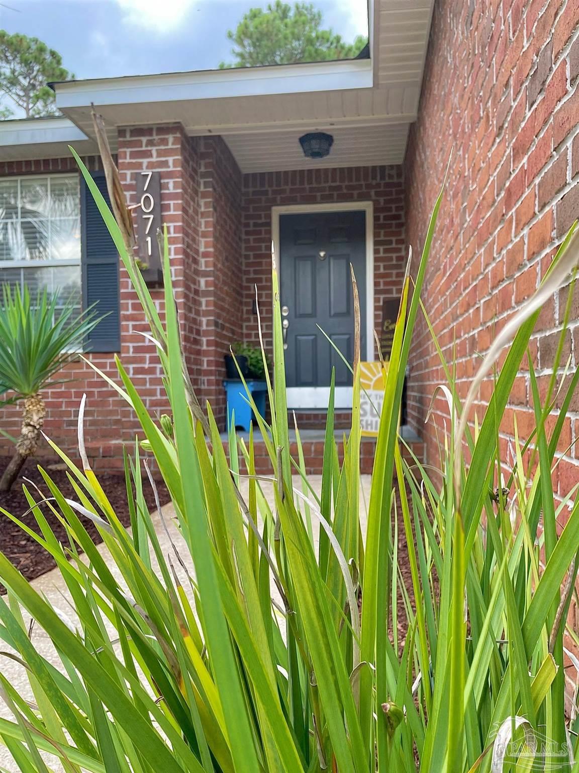 7071 Snug Waters Road Navarre, FL 32566 - Photo 3 of 40