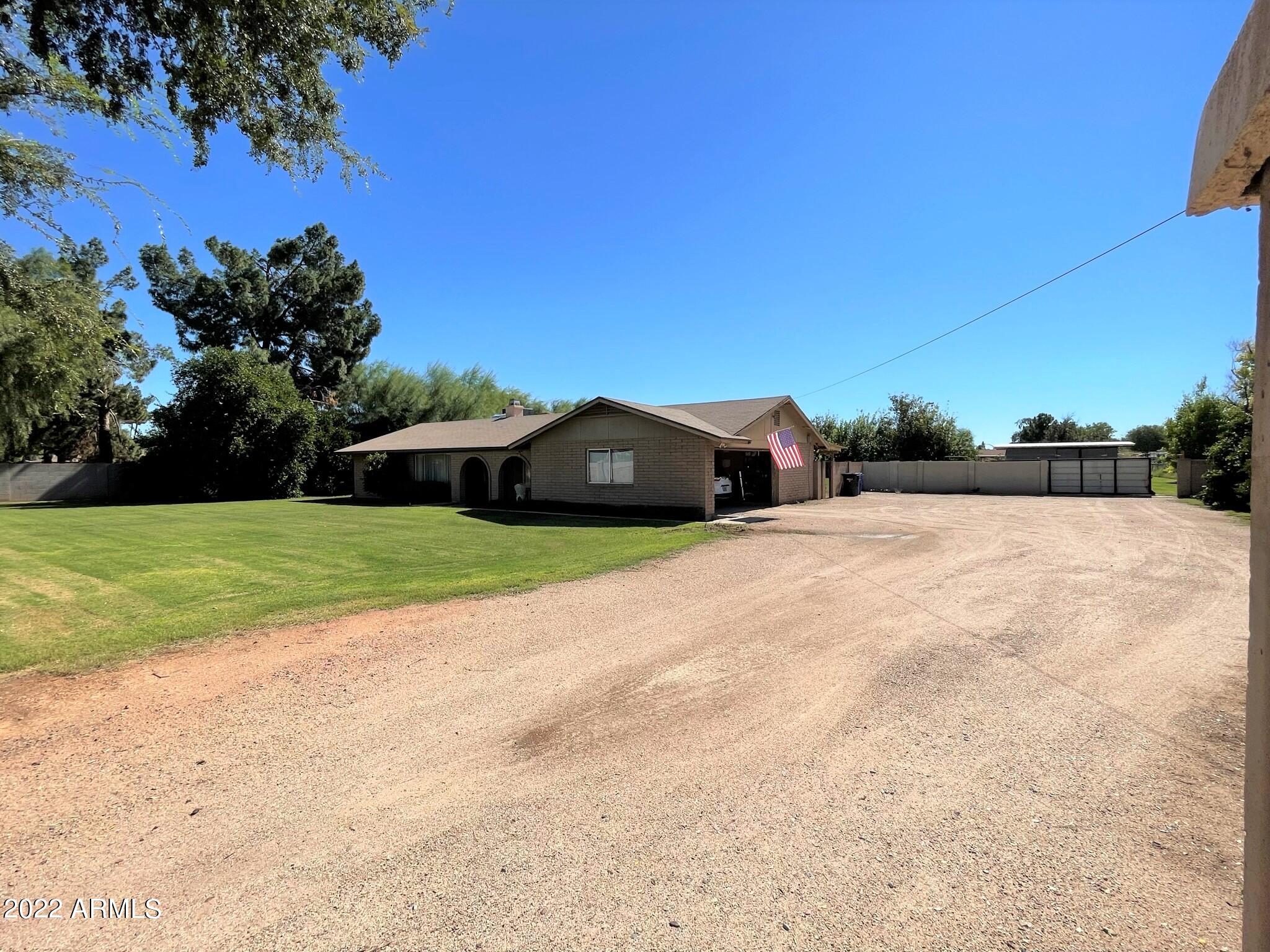 139 East Ray Road Gilbert, AZ 85295 - Photo 3 of 25 IMG_9644(1)