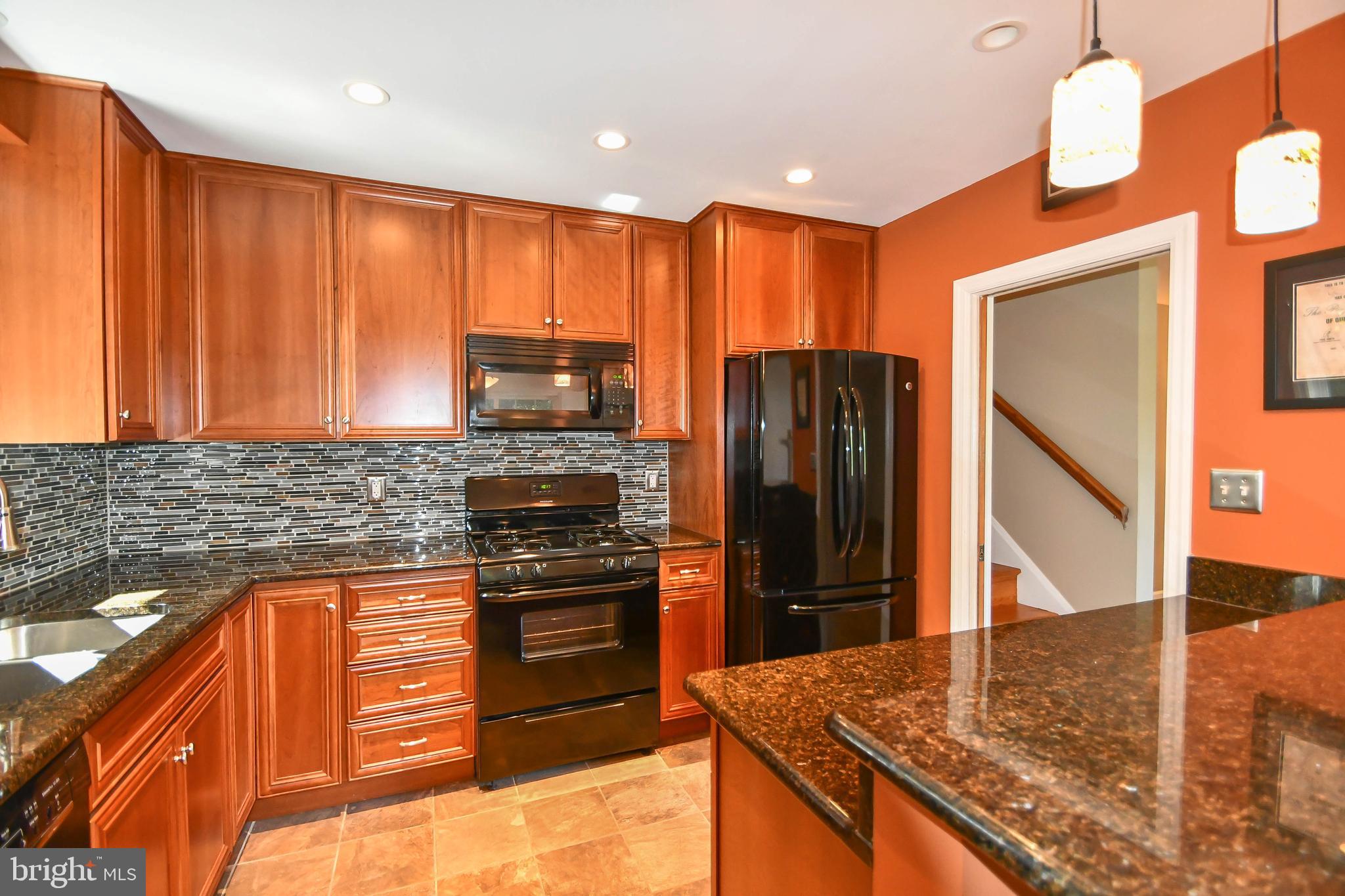 13 Edgeclift Road Towson, MD 21286 - Photo 2 of 34 Remodeled Kitchen with Granite Counters