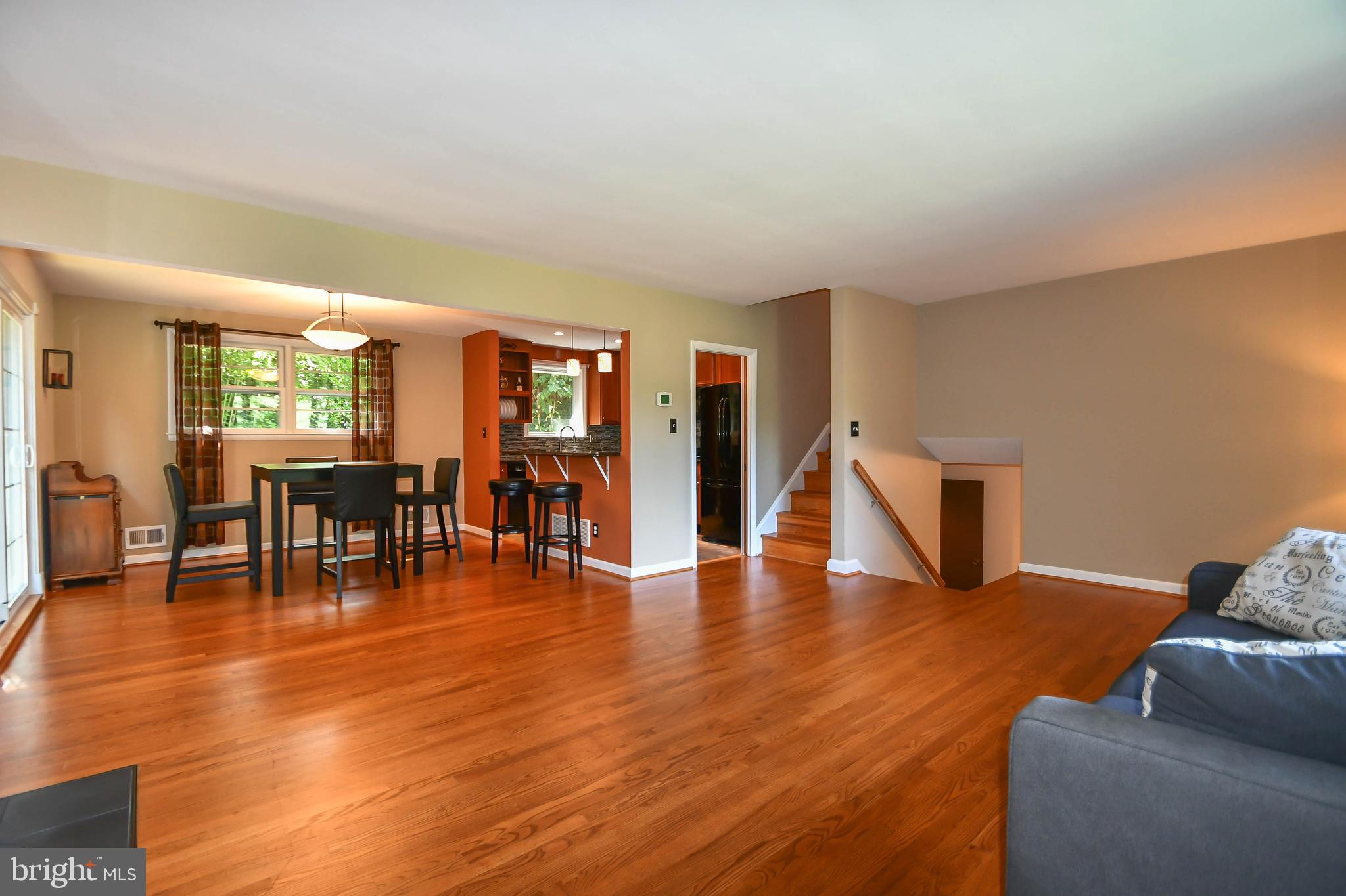 13 Edgeclift Road Towson, MD 21286 - Photo 12 of 34 Living Room to Dining Room