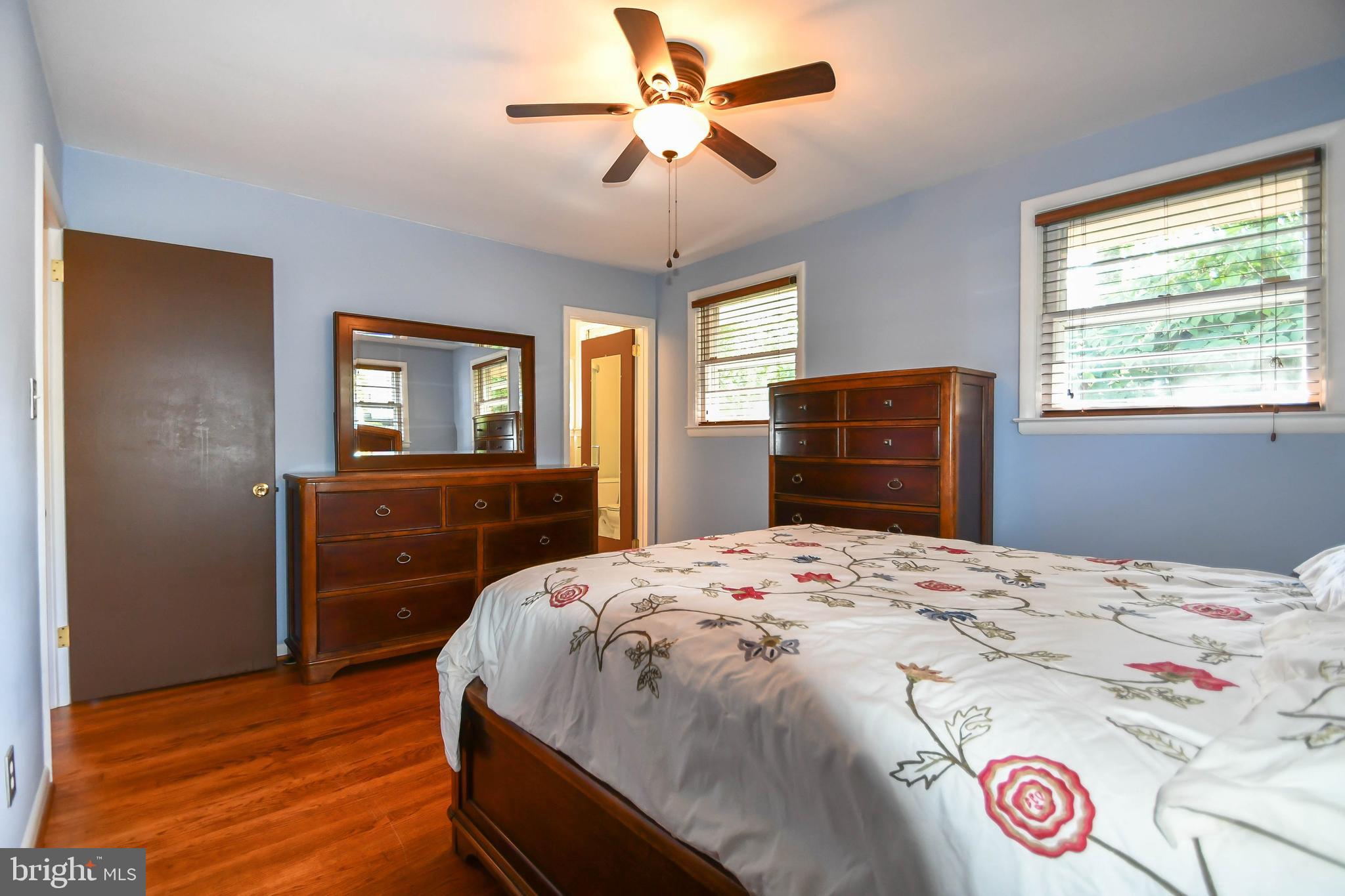 13 Edgeclift Road Towson, MD 21286 - Photo 15 of 34 Master Bedroom