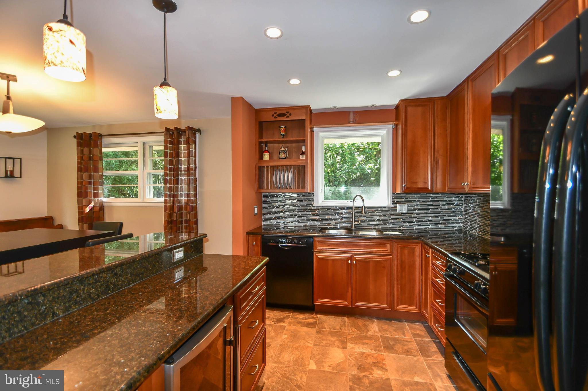 13 Edgeclift Road Towson, MD 21286 - Photo 3 of 34 Kitchen with All New Lighting