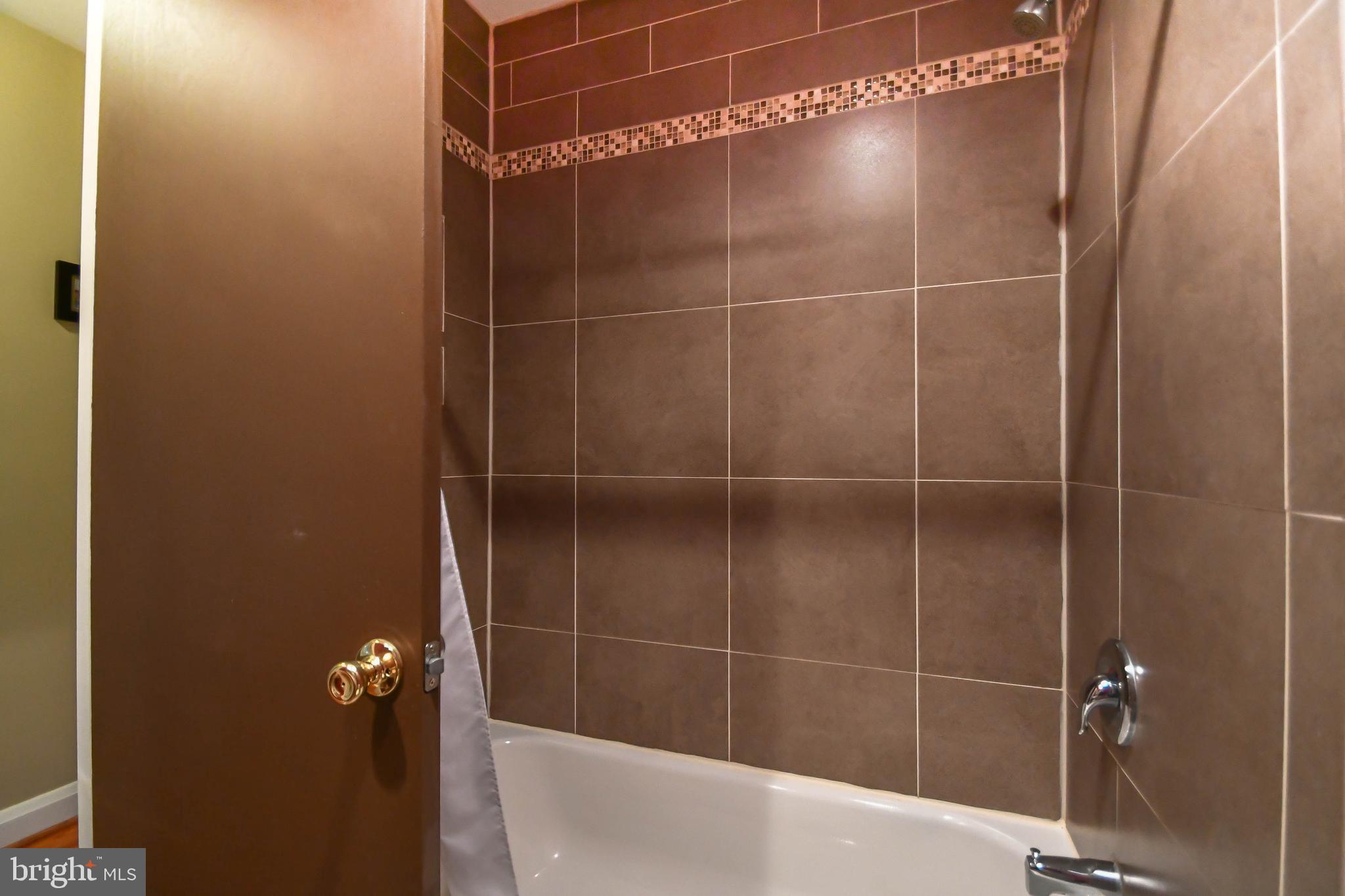 13 Edgeclift Road Towson, MD 21286 - Photo 21 of 34 Remodeled Hall Bath