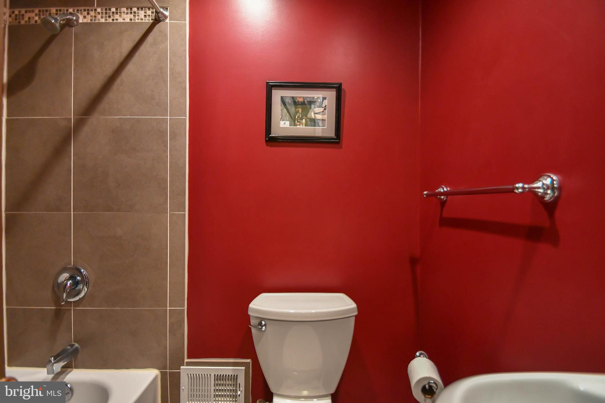 13 Edgeclift Road Towson, MD 21286 - Photo 22 of 34 Hall Bath